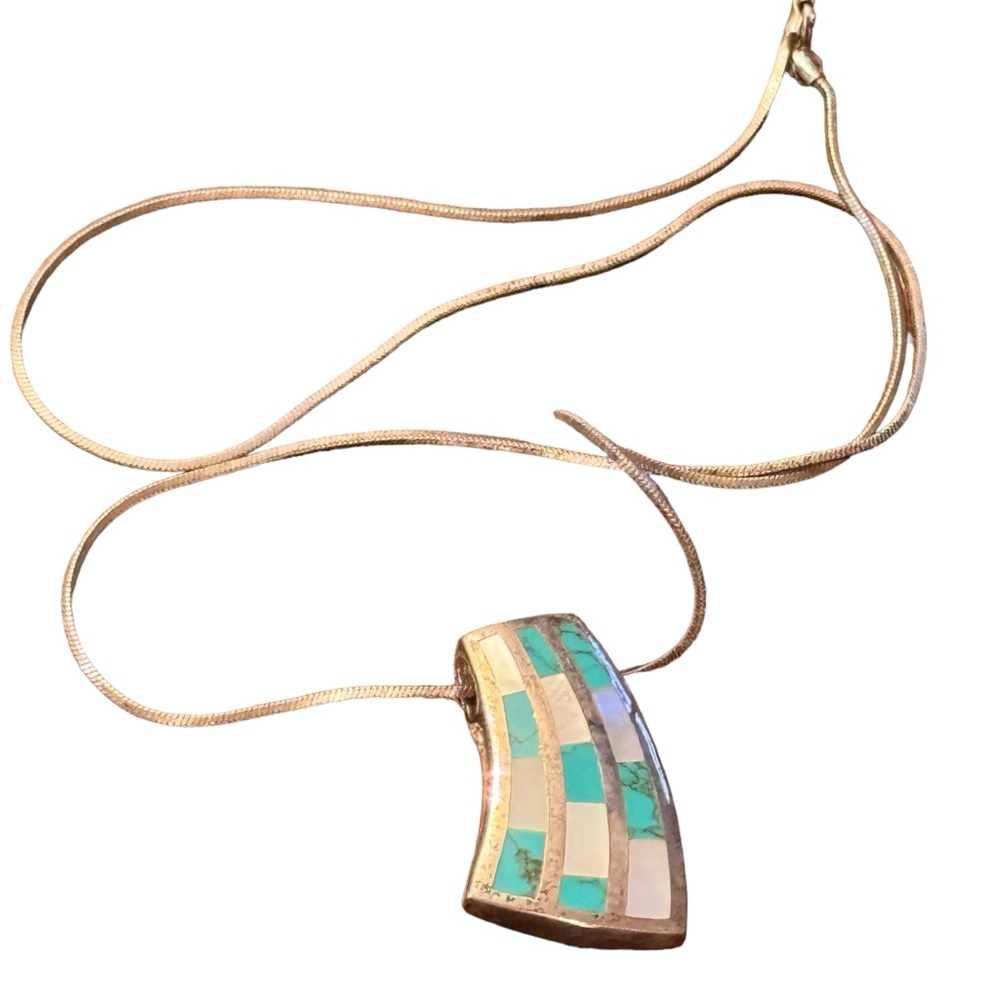Lovely sterling silver 925 fancy turquoise & mop pendant necklace